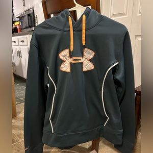 women’s XL Under Armor hoodie